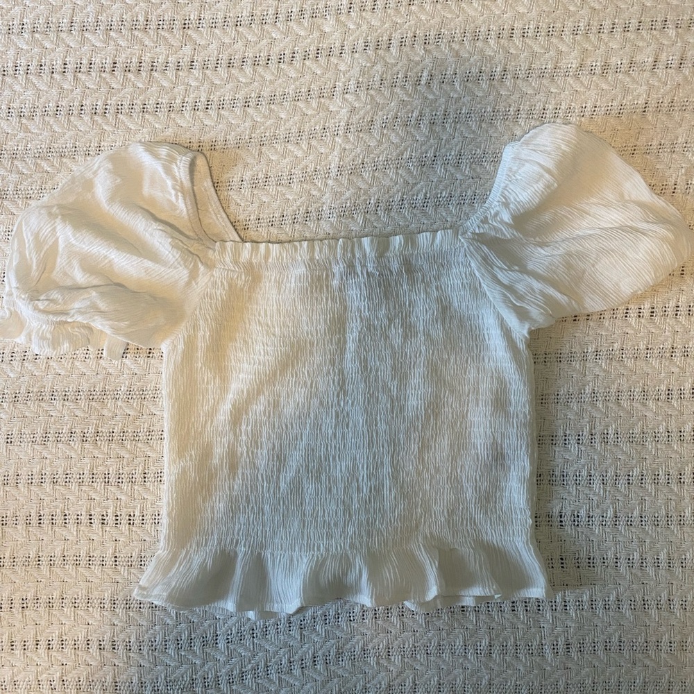 White cropped puffy sleeve blouse